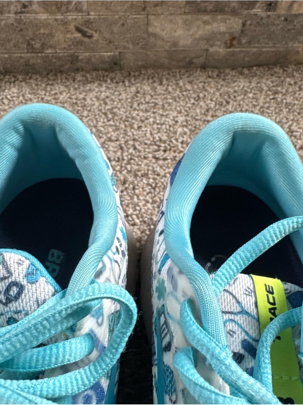 Brooks Trace 3 Lightweight Turquoise Nurse Patterned Running Shoes Womens 8.5 B - Picture 7 of 9